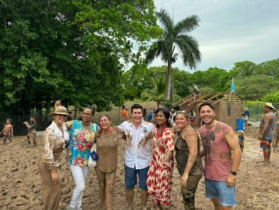 junta de embarra embarre pedasi panama dimas miguel batista angela brown libia vera Participate in a Mud Gathering in Pedasi