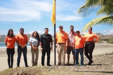 Sistema de Banderas de Prevencion en Playa Venao hoteleros sinaproc alcalde miguel batista New Warning Flags at Playa Venao