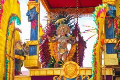 carnaval las tablas panama reinas carrozas carros alegoricos queens float 2 Where to celebrate Carnival in Panama?