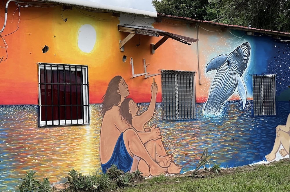 ruta de murales murals pedasi colorido arte jemno tiempo ballena whale Pedasi Mural Route: a way to Explore the Town